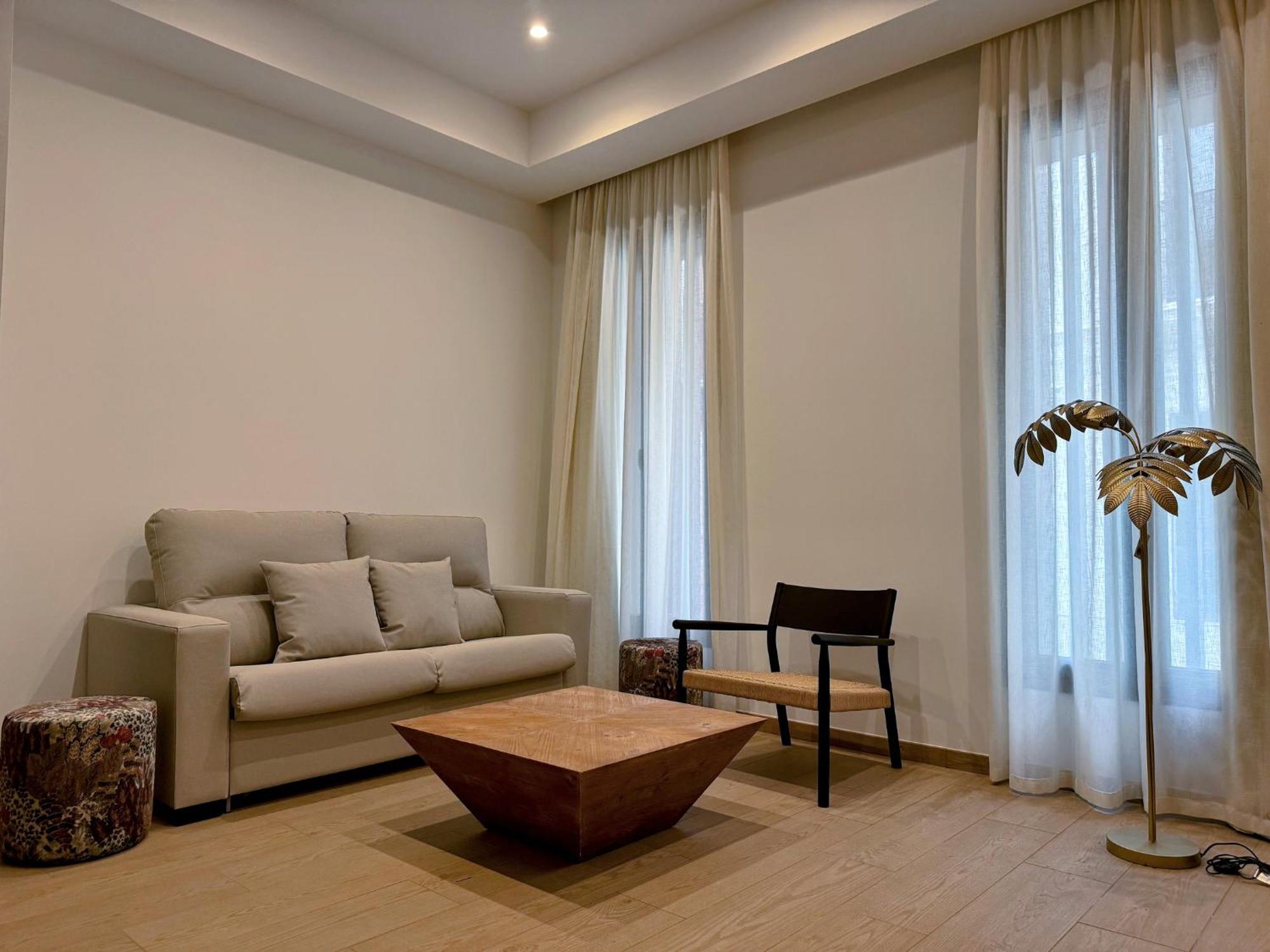Redes Royale Apartments By Misterhost Sevilla Bagian luar foto
