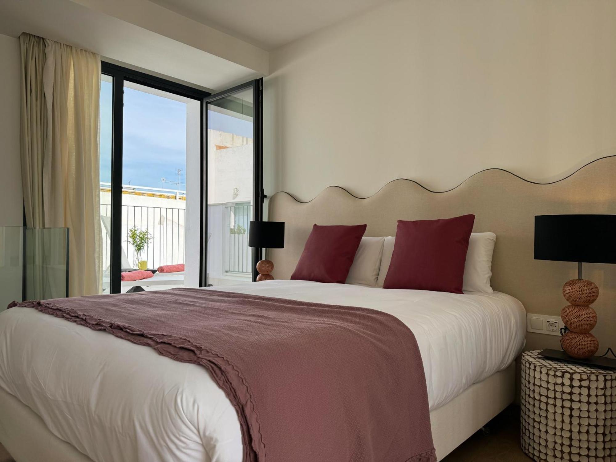 Redes Royale Apartments By Misterhost Sevilla Bagian luar foto
