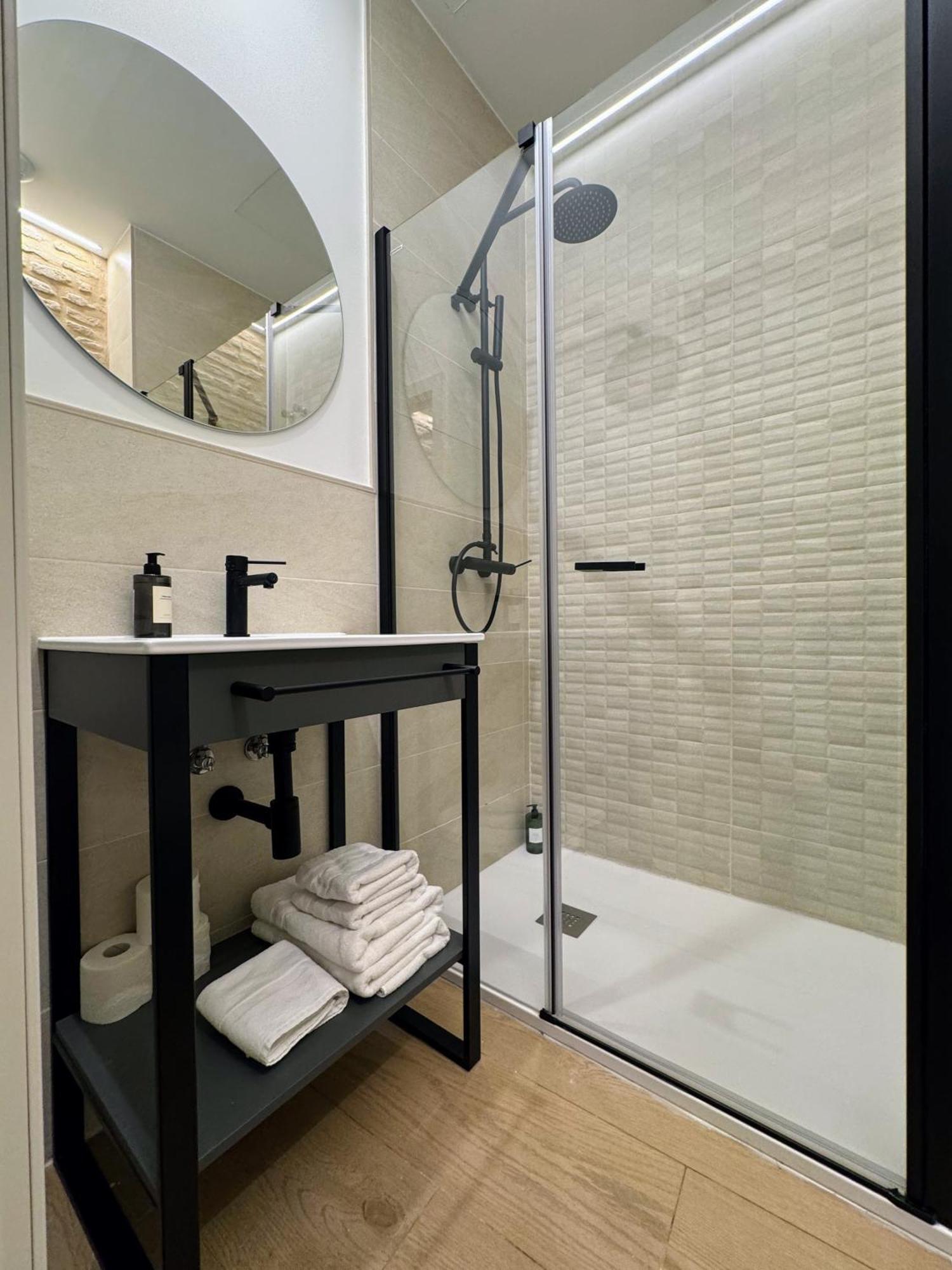 Redes Royale Apartments By Misterhost Sevilla Bagian luar foto